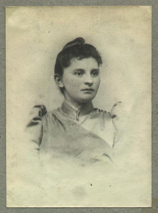 ane-marie.jpg - Ane Marie Nielsen "Johansen" (1870-1918) Omkr. 1888