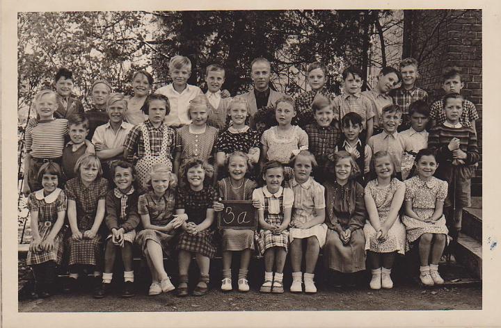 ebbe-3a.jpg - Bagsværd skole 1949-1950 (Ebbe øverst nr. 4.)