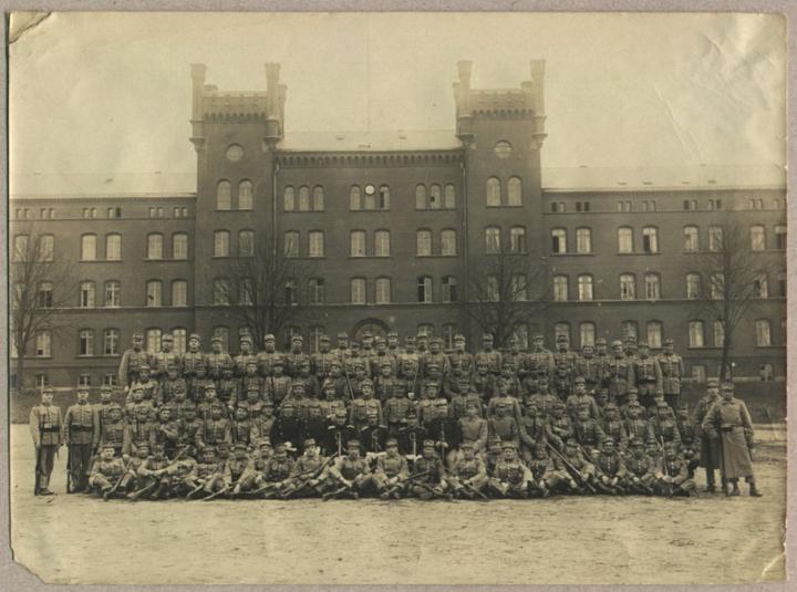 soldat-1x.jpg - Ukendt-1  Det er Haderslevs kaserne.