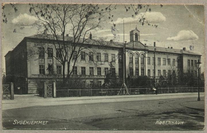 image0-1x.jpg - Postkort af Kjøbenhavn Sygehjem sendt til Astrid Øster-Skovby pr. Nakskov 27 - 3- 1918.