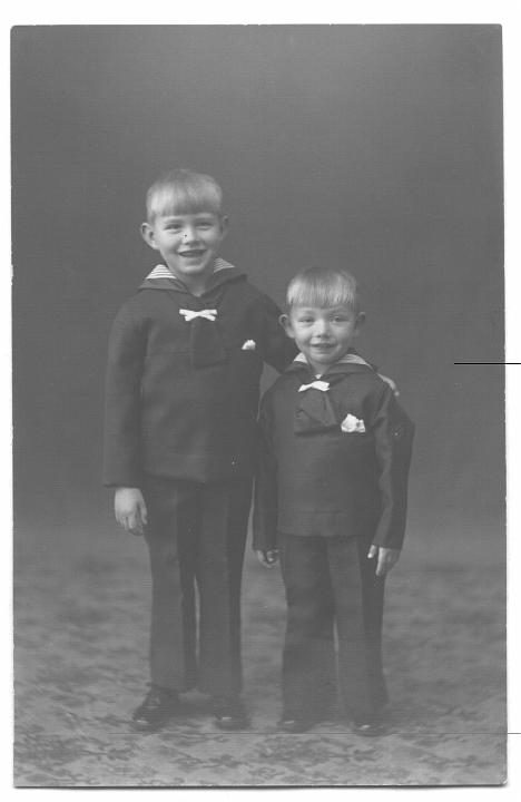 kaj-erik.jpg - Kaj og Erik Danielsen  omkr. 1936     Vordingborg