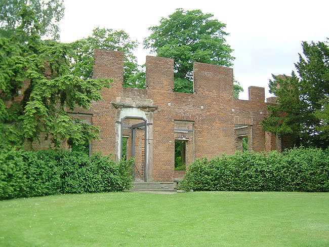 aldershvile_slotsruin-06.jpg