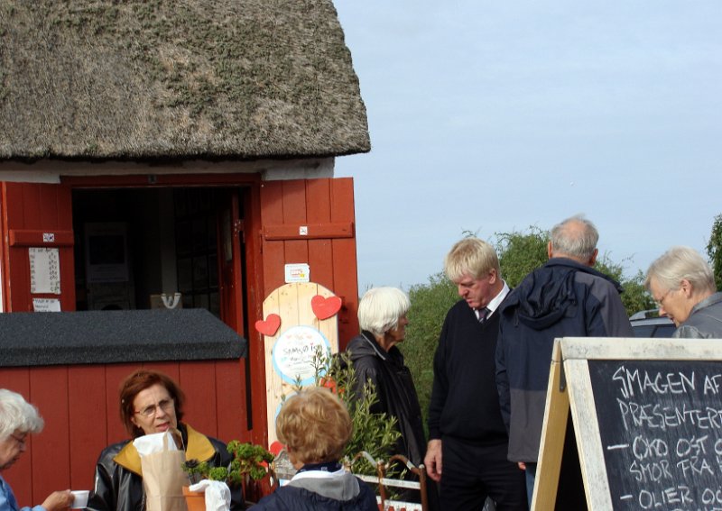 DSC04585.JPG - Kaffe i " Den gamle købmandsgård"